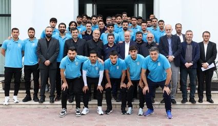 وزیر ورزش در دیدار رئیس جمهور با اعضای تیم ملی: بازیکنان سرود ملی را فریاد می‌زنند