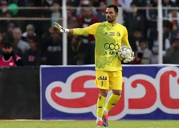 گلر خارجی استقلال خواهان دریافت مطالباتش شد و ضرب الاجل داد