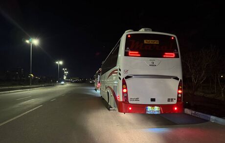 اتوبوس تیم ملی فوتبال از مرز ایران-ترکه گذشت