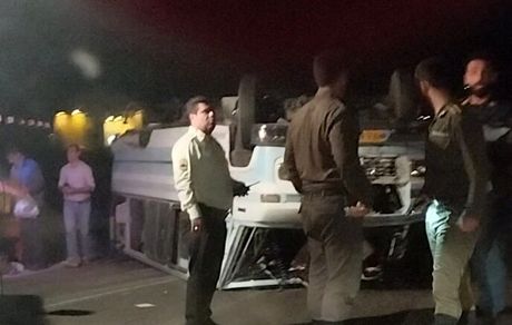 مینی بوس یک کارخانه در یزد واژگون و ۹ نفر مصدوم شدند