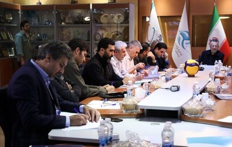 داورزنی برای انتخاب سرمربی فرصت ۱۰ روزه داد