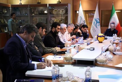 داورزنی برای انتخاب سرمربی فرصت ۱۰ روزه داد
