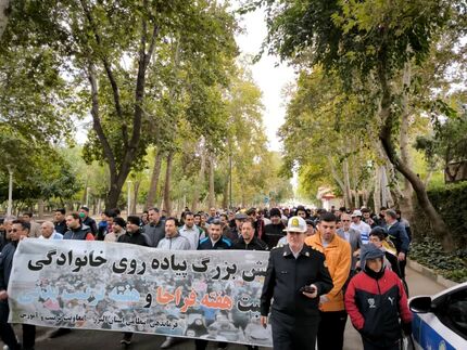همایش بزرگ پیاده روی در کرج برگزار شد
