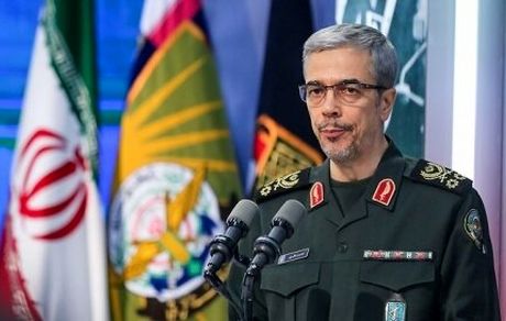 تاکید رئیس ستاد کل نیروهای مسلح بر لزوم آمادگی در برابر جنگ ترکیبی
