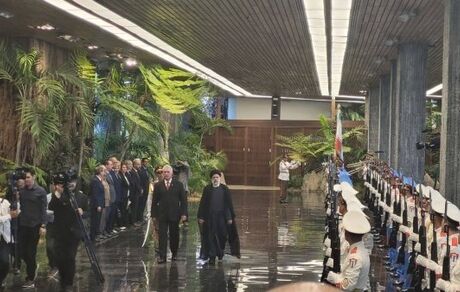 رئیس جمهور کوبا بطور رسمی از رئیسی استقبال کرد