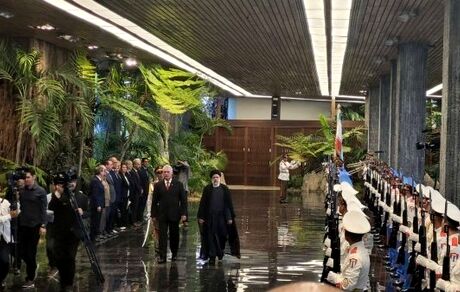 رئیس جمهور کوبا بطور رسمی از رئیسی استقبال کرد