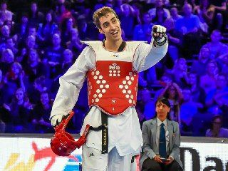 
خدابخشی: به زادگاهم تعصب زیادی دارم ولی مجبورم در صربستان بمانم
