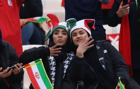 نمایشی به نام حضور زنان در استادیوم
