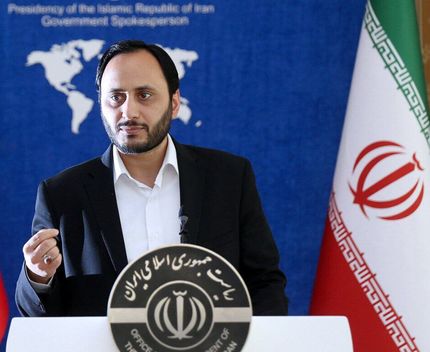 عدالت محوری در افزایش پلکانی حقوق است / پیش‌بینی رشد اقتصادی ۸ درصدی برای جبران عقب ماندگی‌ها