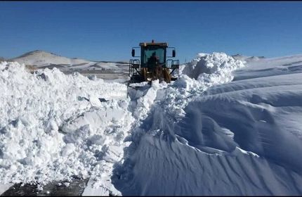 بارش بی‌سابقه ۵.۴ متر برف در گردنه‌های بانه