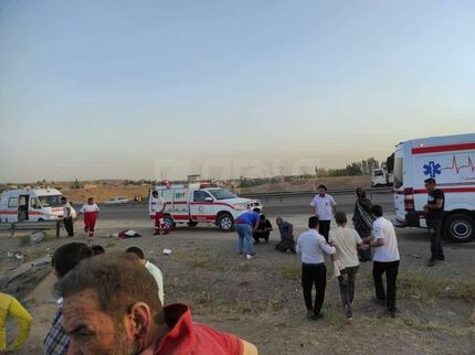 این بار اتوبوس بازرگان تهران واژگون شد / ۱۹ کشته و مجروح در حادثه