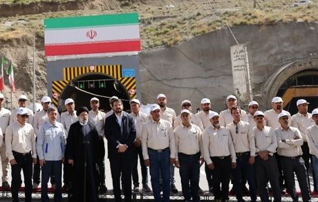 عزم، تلاش فناورانه، هنر، دانایی و توانایی ملت ایران در احداث قطعه دوم آزادراه تهران-شمال به نمایش درآمده است