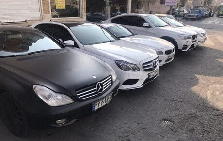 ۷۶۱ دستگاه خودرو وارداتی از یک بدهکار بزرگ مالیاتی کشف و توقیف شد