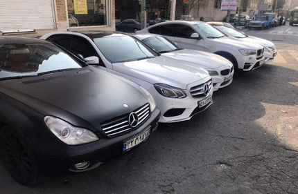 ۷۶۱ دستگاه خودرو وارداتی از یک بدهکار بزرگ مالیاتی کشف و توقیف شد