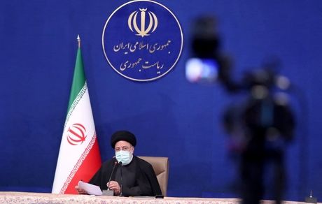 رئیس جمهور: دستگاه‌های اجرایی به برگزاری اجتماعات و مراسم‌ها جز در موارد ضروری و با رعایت اصول بهداشتی اصرار نکنند