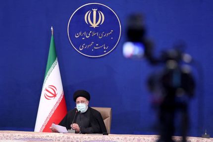 رئیس جمهور: دستگاه‌های اجرایی به برگزاری اجتماعات و مراسم‌ها جز در موارد ضروری و با رعایت اصول بهداشتی اصرار نکنند