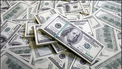 ضبط ۵۰ هزار و ۱۵۰ دلار و چهار هزار و ۷۰۰ یورو در فرودگاه امام