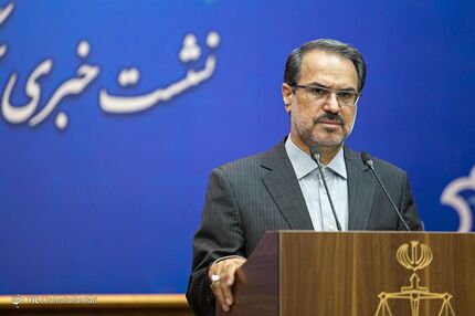 حبس سرمایه با دپوی خودروها/ احکام پرونده فساد اقتصادی پتروشیمی صادر شد