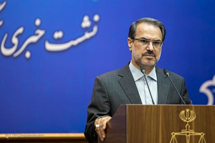 حبس سرمایه با دپوی خودروها/ احکام پرونده فساد اقتصادی پتروشیمی صادر شد