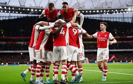 آرسنال به سختی منچستر یونایتد را هم برد
