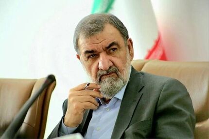 محسن رضایی: فرماندهان نظامی نه، ترامپ باید عزل شود