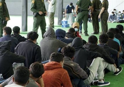 مقام آمریکایی: گرین کارت اتباع ۱۹ کشور از جمله ایرانی‌ها مورد بازنگری قرار می‌گیرد