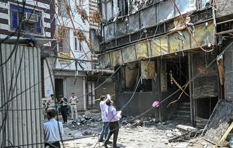 جان باختن حداقل ۲۱ نفر در آتش‌سوزی در هتلی در دهلی