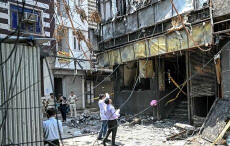جان باختن حداقل ۲۱ نفر در آتش‌سوزی در هتلی در دهلی
