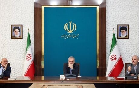 تاکید رئیس جمهور بر خرید یکجا و کلی پنل‌های خورشیدی