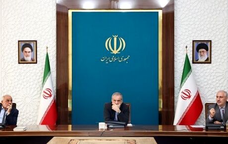 تاکید رئیس جمهور بر خرید یکجا و کلی پنل‌های خورشیدی