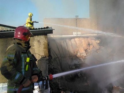آتش سوزی گسترده انبار کالا در خیابان شهید رجایی تهران