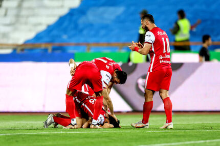 بازیکن پرسپولیس: فقط دلاری قرارداد امضا می‌کنم
