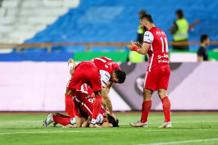 بازیکن پرسپولیس: فقط دلاری قرارداد امضا می‌کنم