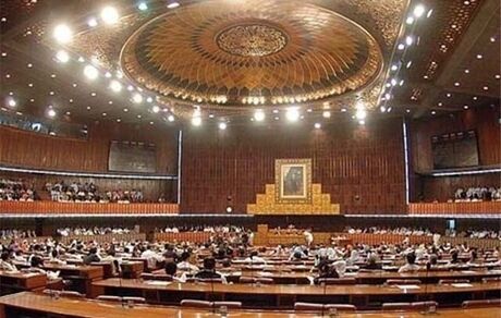 درگیری شدید لفظی در جلسه پارلمان پاکستان برای تعیین سرنوشت عمران خان