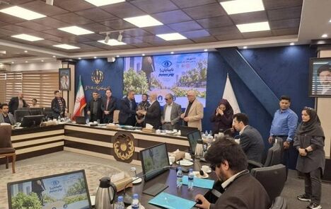الگویی شایسته در حمایت از روشندلان/ تقدیر رئیس سازمان بهزیستی و انجمن نابینایان از رویکرد انسان‌دوستانه بانک مسکن در روز عصای سفید
