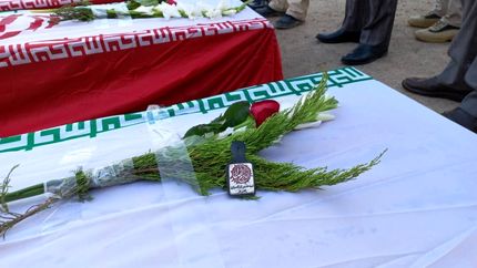 پیکر ۴۳ شهید گلگون کفن به کشور بازگشت