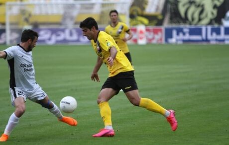 شاگرد، درس فوتبال به ژنرال داد / سپاهان ول کن پرسپولیس نیست