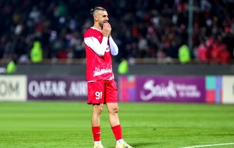 جنجال پنالتی‌زدن پرسپولیسی‌ها در دربی ۱۰۵