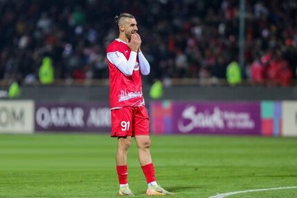 جنجال پنالتی‌زدن پرسپولیسی‌ها در دربی ۱۰۵