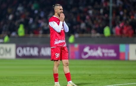جنجال پنالتی‌زدن پرسپولیسی‌ها در دربی ۱۰۵