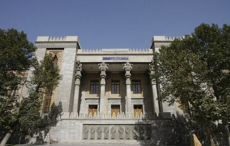 ایران، کاردار انگلیس را احضار کرد