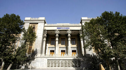 ایران، کاردار انگلیس را احضار کرد