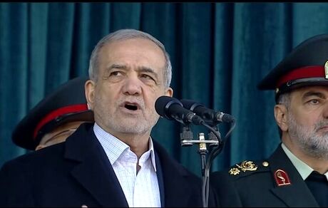 رئیس جمهور: نیروهای نظامی و امنیتی سنگر ها و دژهای محکم جامعه هستند