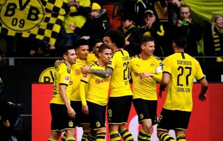 پیروزی دورتموند و کم کردن موقت فاصله با بایرن صدرنشین