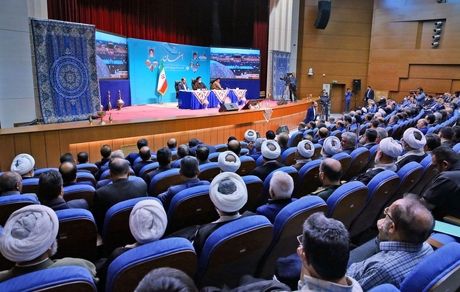 سفر استانی دولت سیزدهم به اصفهان با ۲۱۷ مصوبه و ۳۰هزار میلیارد تومان تسهیلات همراه بود