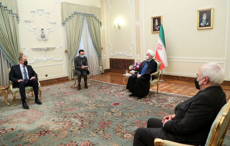 همکاری‌های دفاعی و نظامی ایران و روسیه توسعه یابد/ تنها راه آمریکا برای بازگشت به برجام، لغو تحریم‌ها است/ تسریع در ارسال محموله‌های واکسن به ایران