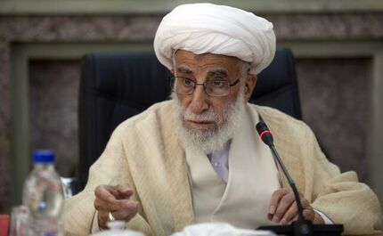 
آیت‌الله جنتی: با دقت مشغول بررسی صلاحیت هستیم
