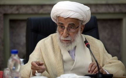 
آیت‌الله جنتی: با دقت مشغول بررسی صلاحیت هستیم
