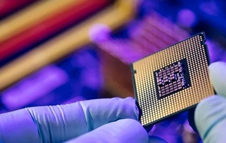 اینتل با عبور از سامسونگ، بزرگترین تراشه‌ساز جهان شد