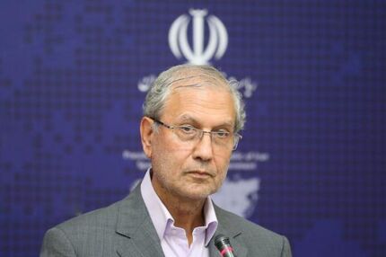 ربیعی: دولت با تمام توان در خدمت زلزله‌زدگان آذربایجان‌شرقی است